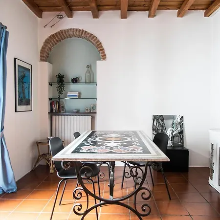 Luxury Navigli شقة *