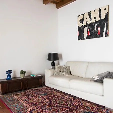 Luxury Navigli شقة *