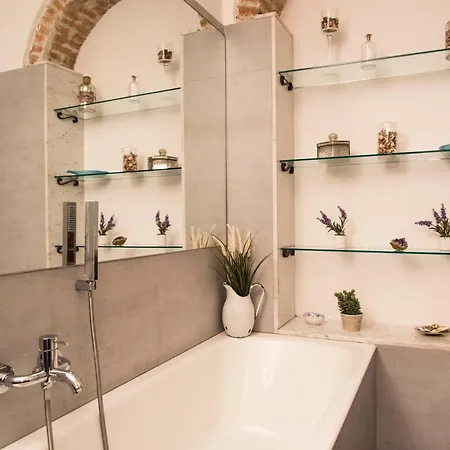 Luxury Navigli شقة